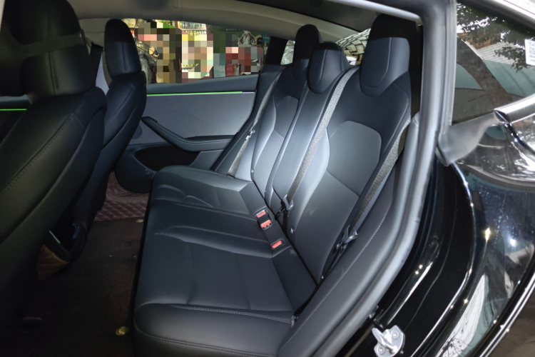 特斯拉 Model 3 2025款 后轮驱动版中控内饰21