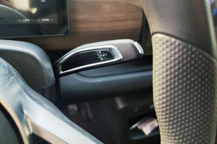 瑞驰汽车 瑞驰新能源EC75 2025款 客运 智行超充版 先锋型Ⅰ 52.16kWh中控内饰18