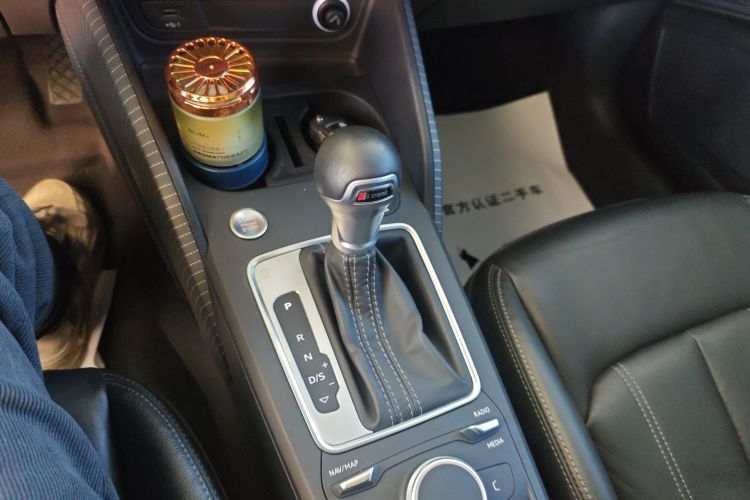 奥迪Q2L 2022款 35 TFSI 时尚动感型局部细节18