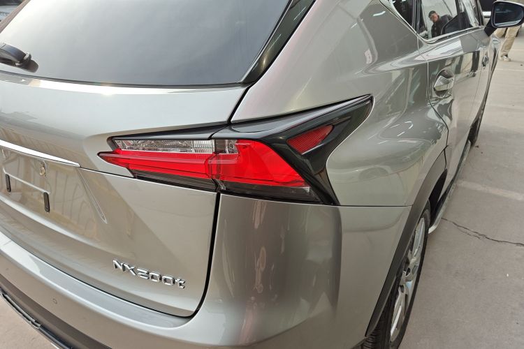 雷克萨斯NX 2015款 200t 全驱 锋尚版车身外观9