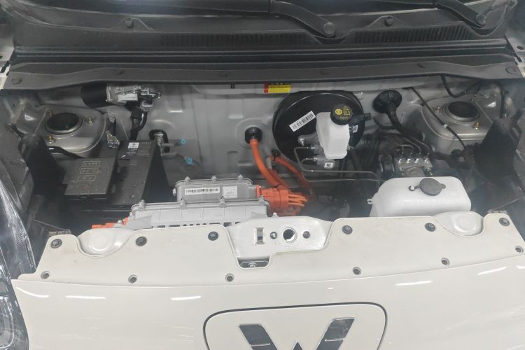 五菱汽车 宏光MINIEV 2025款 四门版 进阶款机舱底盘24