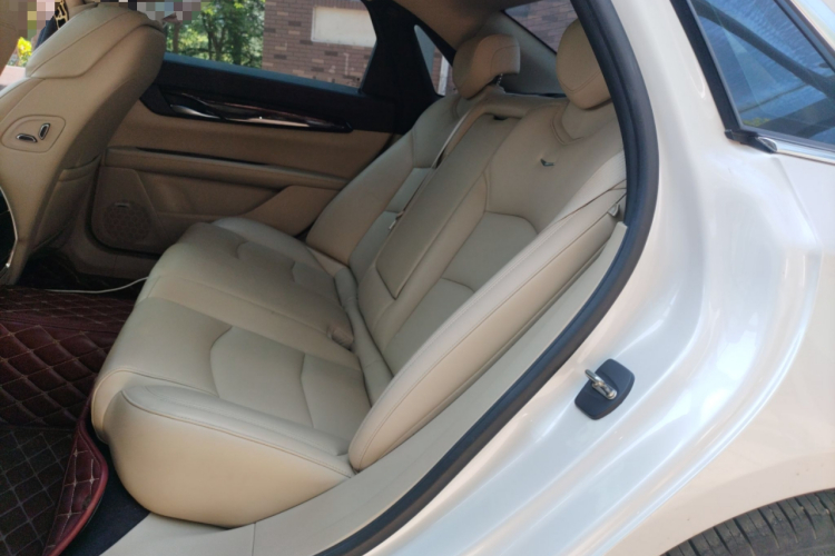 凯迪拉克CT6 2016款 28T 时尚型中控内饰7004