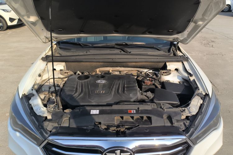 奔腾X80 2017款 1.8T 自动豪华型机舱底盘24