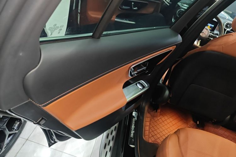 奔驰GLC 2023款 GLC 300 L 4MATIC 动感型 5座中控内饰49