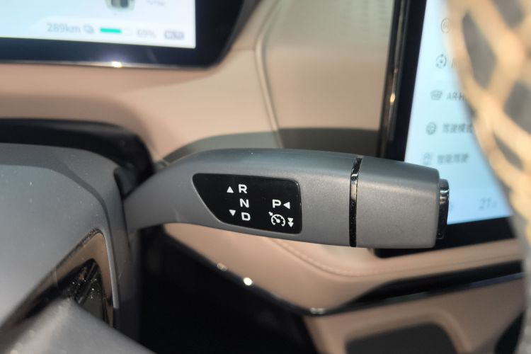 深蓝汽车 深蓝SL03 2022款 515纯电版中控内饰18