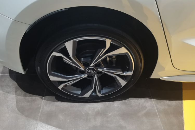 奥迪A3 2025款 Sportback 35TFSI 飞驰尊享型车身外观6008