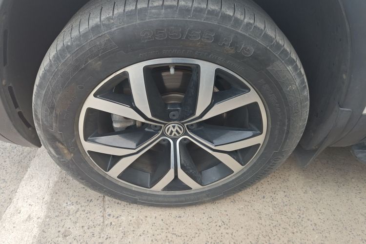 大众 途昂 2019款 330TSI 两驱豪华版 国VI车身外观35