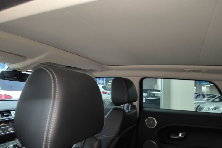 路虎 揽胜极光 2015款 2.0T 五门锐动版中控内饰22