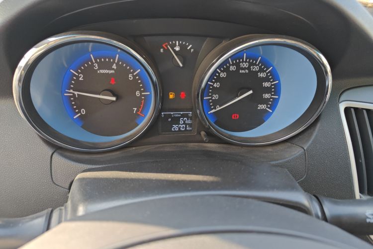 凯翼C3 2015款 1.5L 手动金钻型局部细节14