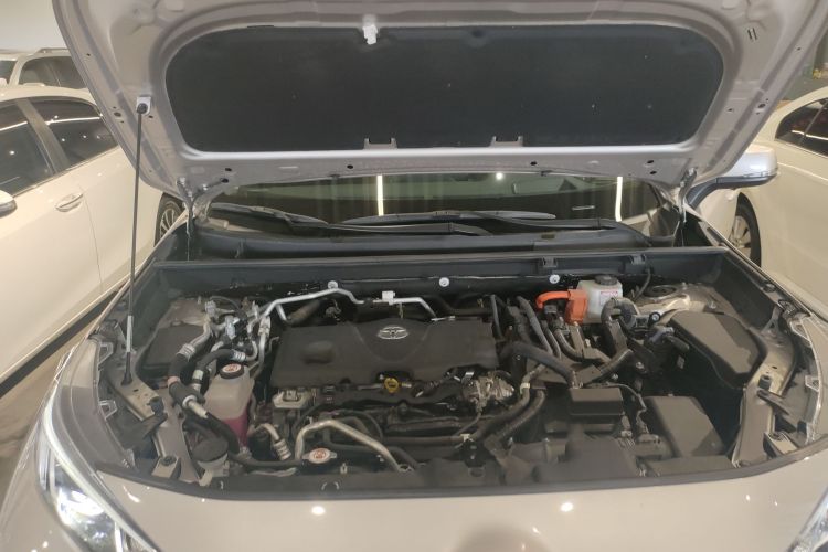 丰田 威兰达新能源 2023款 高性能版 2.5L 两驱劲擎版机舱底盘24