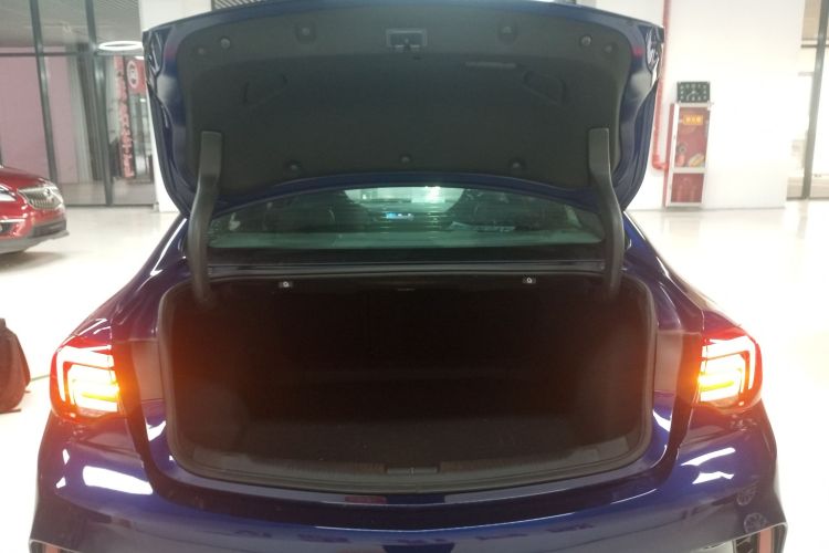 别克 君威 2021款 GS 28T 尊贵型机舱底盘23