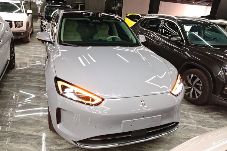 鸿蒙智行 问界M5 2025款 纯电  Ultra 后驱版车身外观2