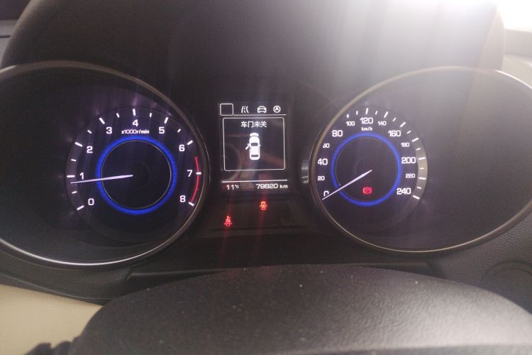 长安 逸动 2016款 1.6L 手动风尚型中控内饰15