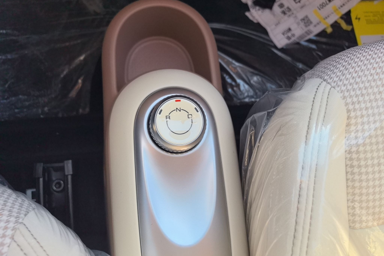 五菱汽车 宏光MINIEV 2025款 四门版 进阶款中控内饰18