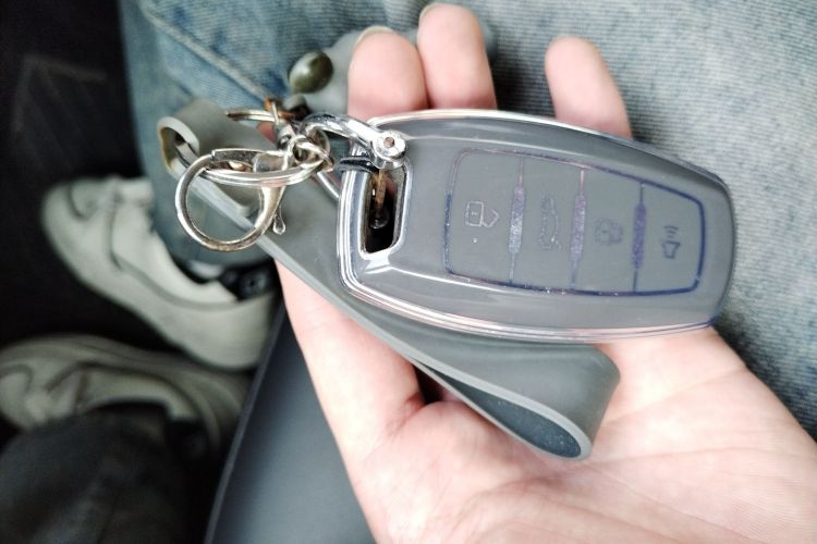 哈弗H6 2021款 第三代 1.5T 自动两驱Supreme+中控内饰11