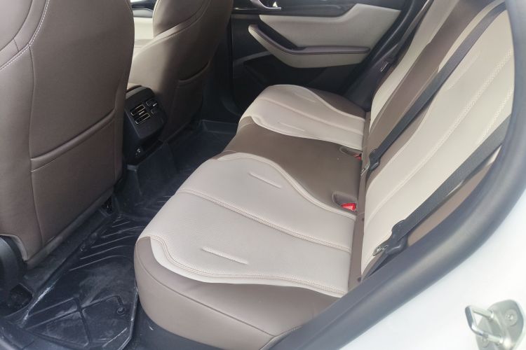 比亚迪 秦PLUS 2024款 荣耀版 DM-i 55KM领先型中控内饰7004