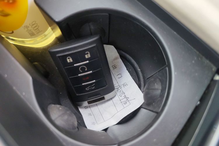 凯迪拉克XTS 2014款 28T 铂金版中控内饰7001