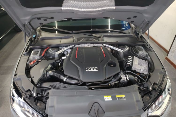 奥迪S4 2020款 S4 3.0TFSI机舱底盘24
