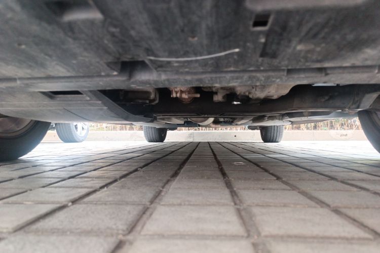 雪铁龙C4L 2015款 1.2T 自动尊贵版局部细节9008