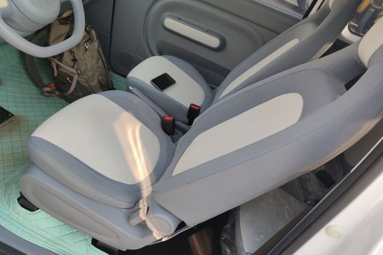 奔腾小马 2025款 222km 灵动马中控内饰19