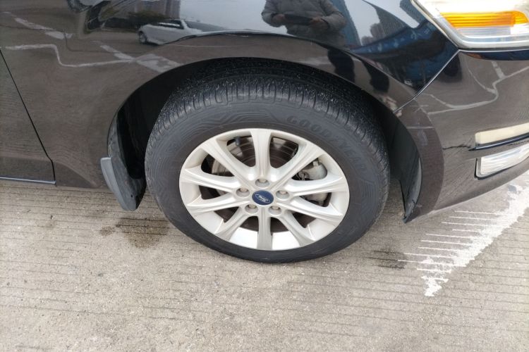 福特 致胜 2013款 2.3L 时尚型车身外观10