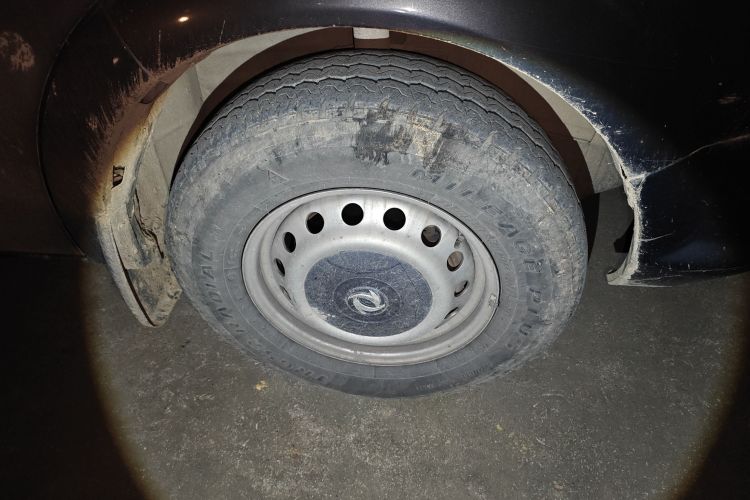 东风御风 御风 2016款 2.5T领运版御利宝短轴中顶国V ZD25车身外观10