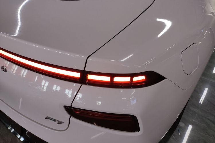 小鹏P7 2022款 480E车身外观6006