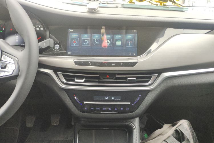 长安CS35PLUS 2022款 1.6L 手动豪华版局部细节16
