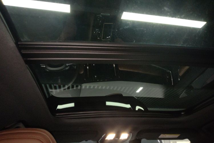 沃尔沃S90新能源 2025款 插电式混动 四驱长续航智逸豪华版中控内饰22