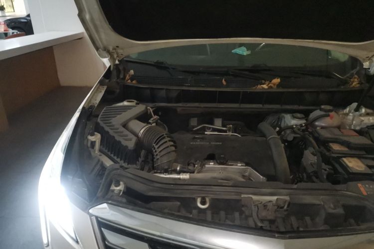 凯迪拉克XT5 2017款 周年庆版 25T 豪华型机舱底盘25