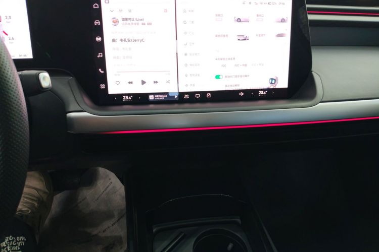 小鹏P7 2022款 625E中控内饰16