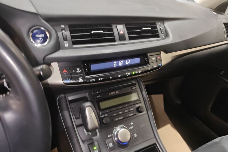 雷克萨斯CT 2017款 CT200h 精英版 单色 国VI中控内饰16