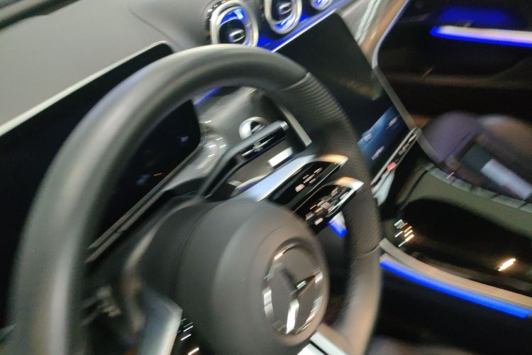 奔驰C级 2022款 C 260 L 运动版中控内饰18