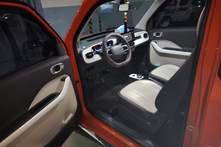 吉利银河 2025款 210km 熊猫骑士中控内饰20