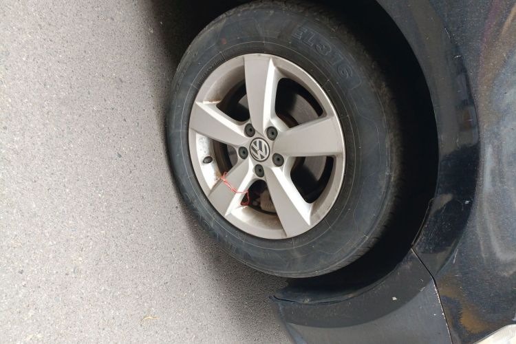 大众 朗逸 2013款 1.6L 手动风尚版车身外观10