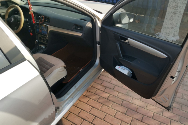 大众 朗逸 2013款 改款经典 1.6L 自动风尚版局部细节9005