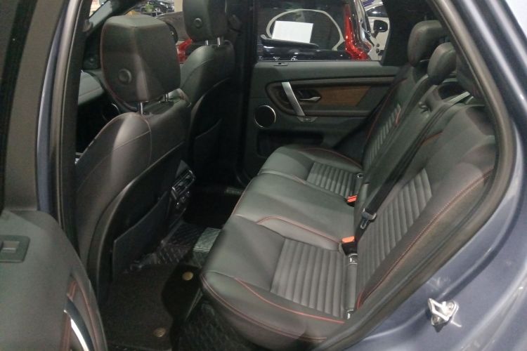 路虎 发现运动版 2022款 249PS R-Dynamic S 性能版 5座中控内饰7004