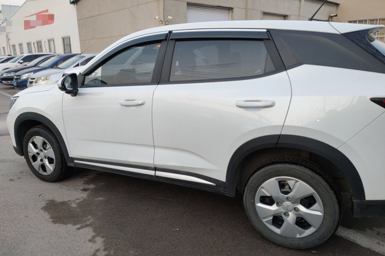 五菱汽车 五菱星驰 2022款 1.5L 手动自由型车身外观4