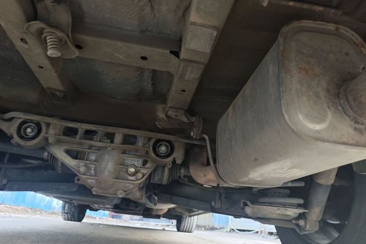 奔驰 威霆 2021款 2.0T 精英版 7座局部细节9009