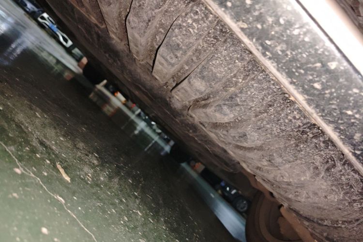 奔驰C级 2019款 改款 C 260 L 运动版局部细节9008