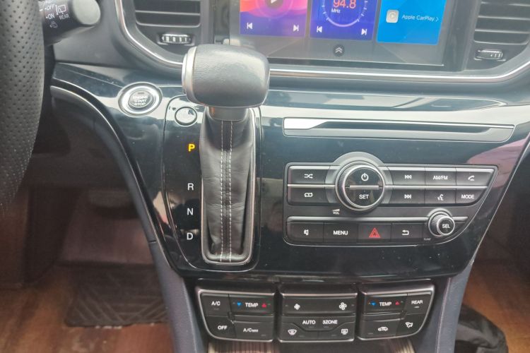 广汽传祺 传祺M8 2020款 390T 尊享版中控内饰18