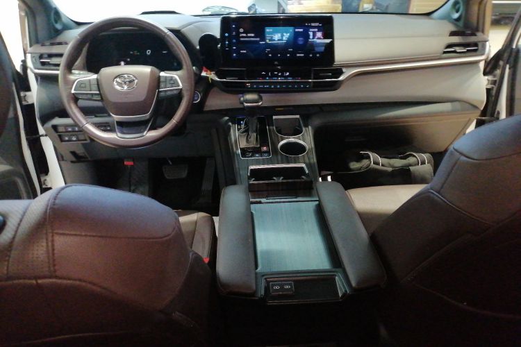 丰田 格瑞维亚 2022款 2.5L混动 旗舰版中控内饰12