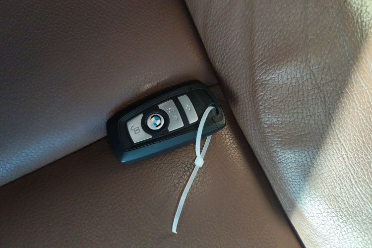 宝马5系(进口) 2014款 520i 典雅型中控内饰11