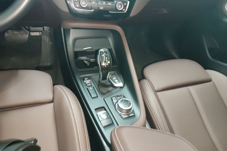 宝马X1 2022款 sDrive25Li 领先型中控内饰18