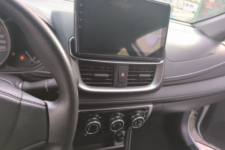 丰田 YARiS L 致炫 2020款 致炫X 1.5L CVT领先版局部细节16