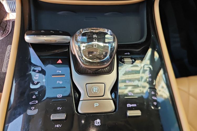 腾势D9 2024款 DM-i 980 四驱旗舰型局部细节18