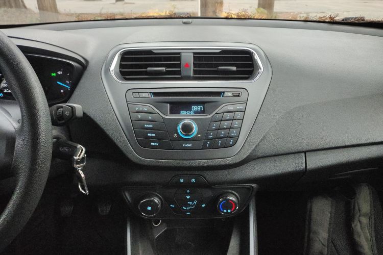 福特 福睿斯 2019款 改款 1.5L 手动质享型（胎压监测） 国VI局部细节16