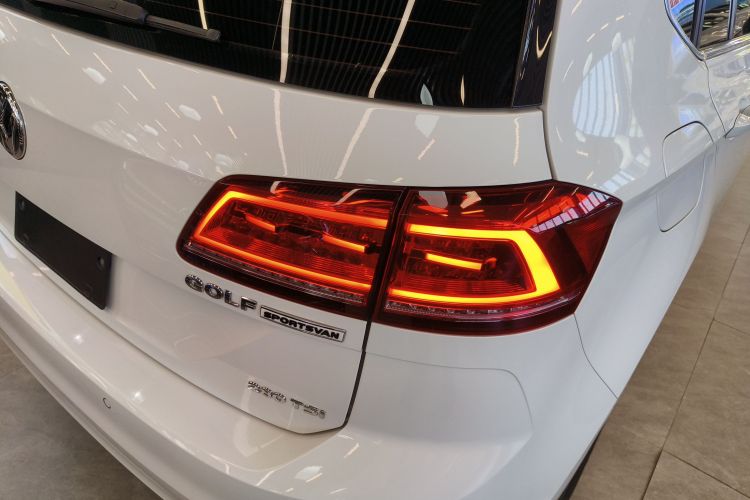 大众 高尔夫·嘉旅 2020款 280TSI 自动好奇型车身外观9