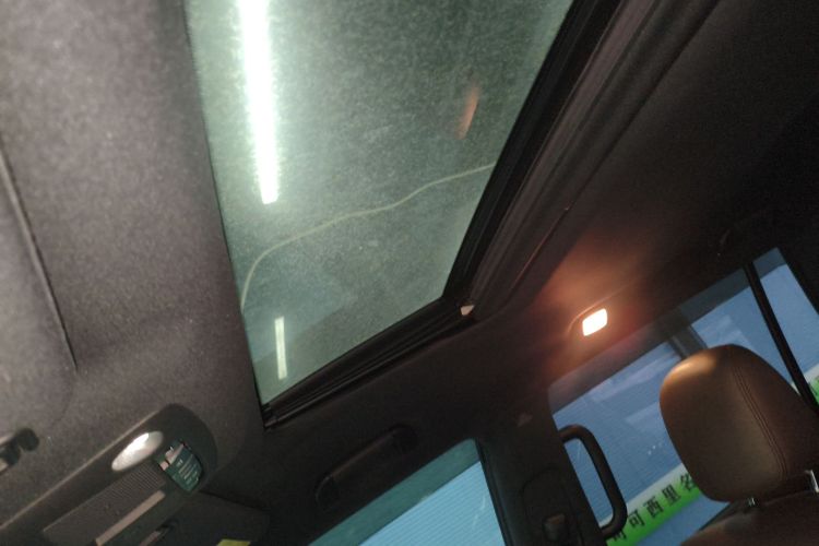 日产 途乐（平行进口） 中控内饰22