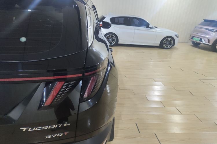 现代 2023款 途胜L 1.5T 自动两驱DLX豪华版车身外观9